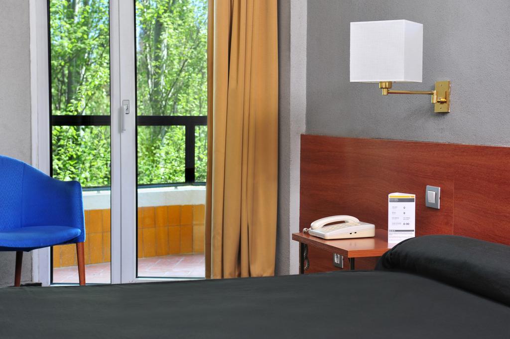 As Bellaterra Hotel Cerdanyola del Valles Room photo
